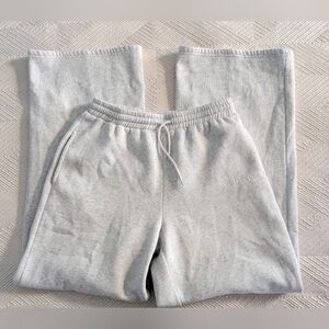 White Fox Gray Wide Leg Sweatpants Women’s Medium